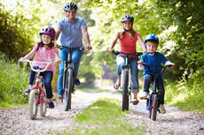 blog-100116-Safety-tips-for-a-fun-family-bike-ride.jpg Thumbnail